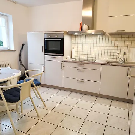 Semesterbostad Iris *