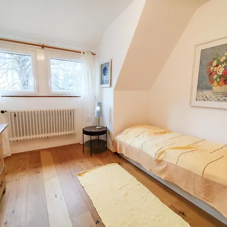 Semesterbostad Iris *