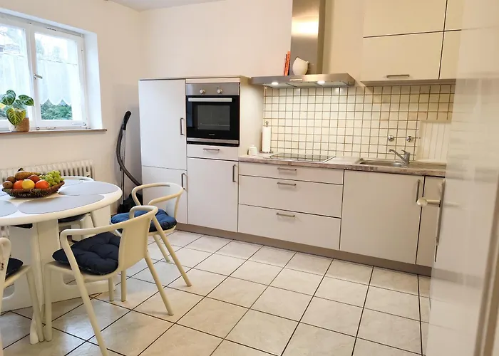 Semesterbostad Iris *